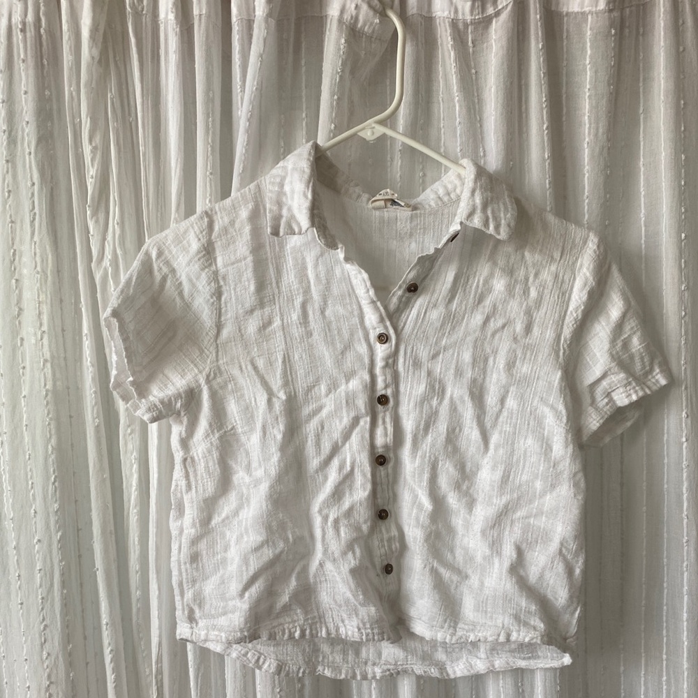 ROOLEE button down top!